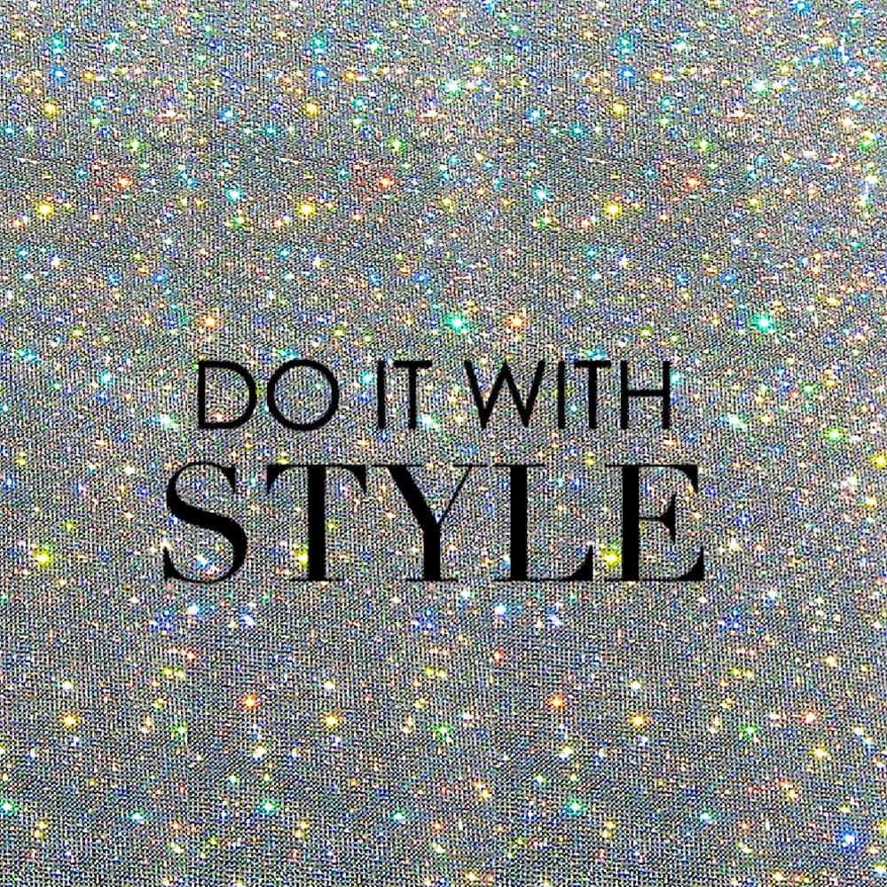 RV 🚍 Gal 🙆🏻‍♀️ downsizing ⬇️ my closet 🛍🎀🪞